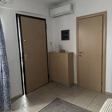 Patio Apartment *