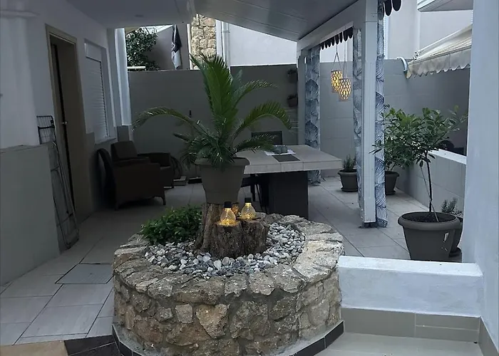 Patio דירה